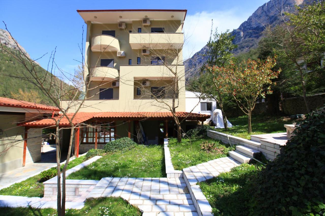 Hotel Gryka E Kelcyres Buitenkant foto