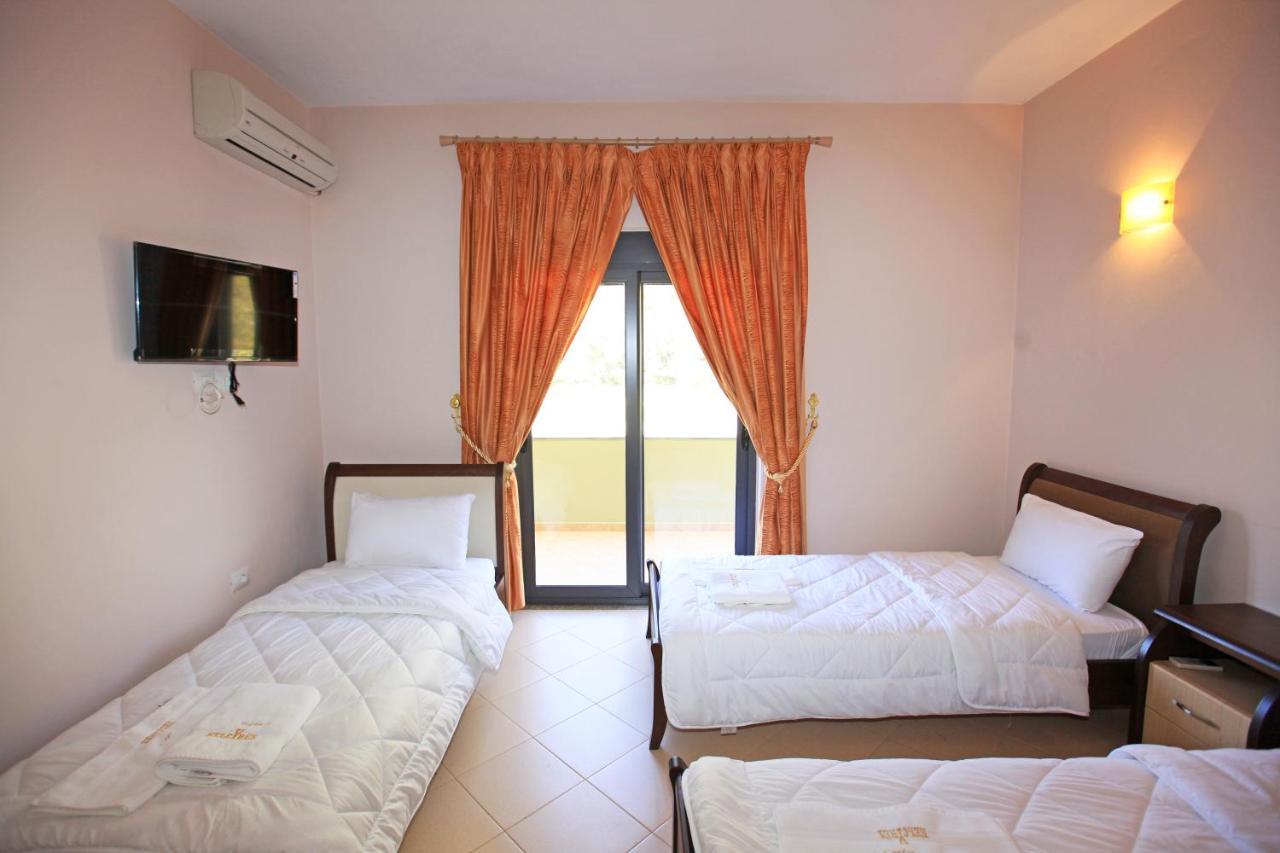 Hotel Gryka E Kelcyres Buitenkant foto