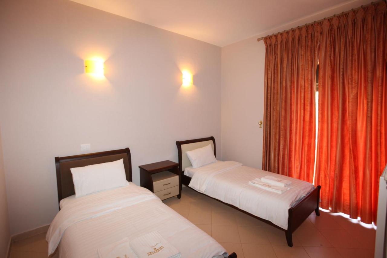Hotel Gryka E Kelcyres Buitenkant foto
