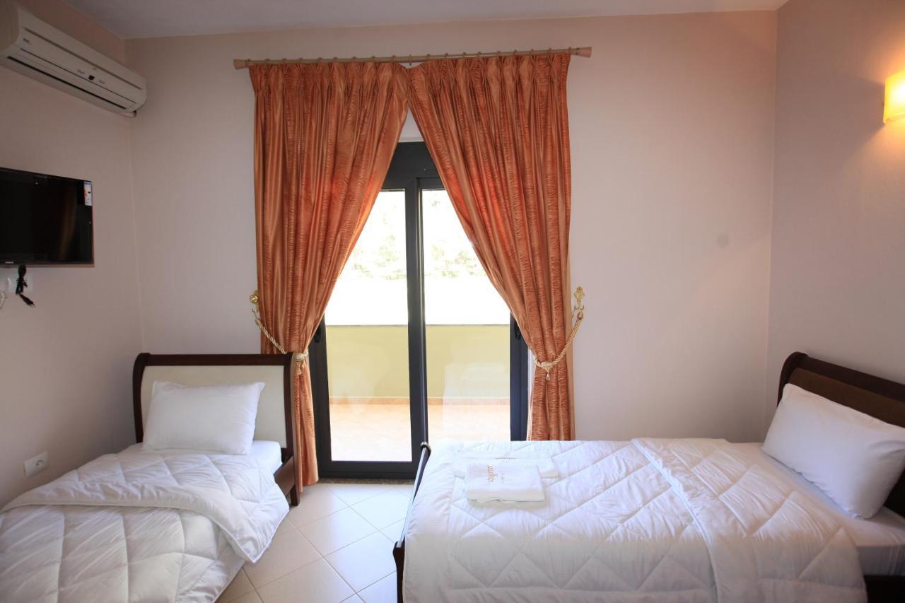 Hotel Gryka E Kelcyres Buitenkant foto
