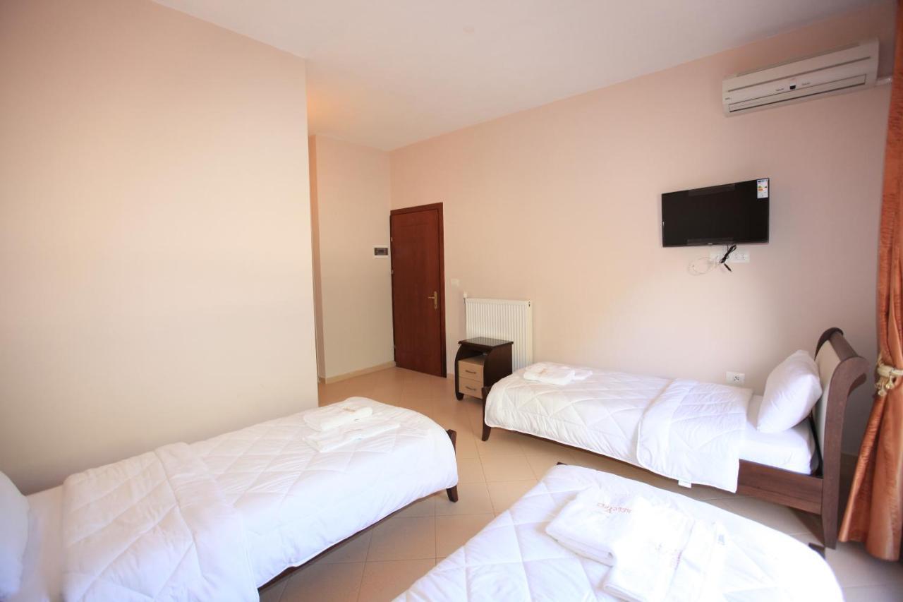 Hotel Gryka E Kelcyres Buitenkant foto