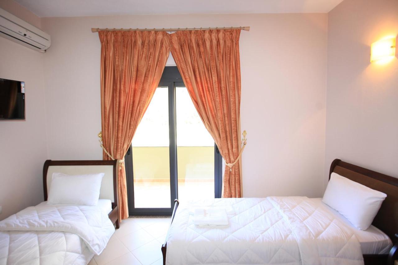 Hotel Gryka E Kelcyres Buitenkant foto
